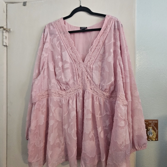 Pretty Flowy Pink Blouse - Picture 1 of 5